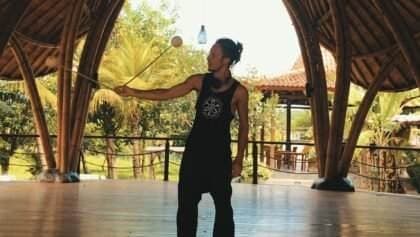 2 Poi 1 Hand Basics