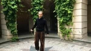 Toss Combo 2poi 1hand into pendulum catch