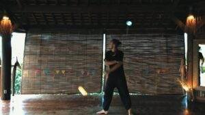 Behind the Back No-beat Tosses
